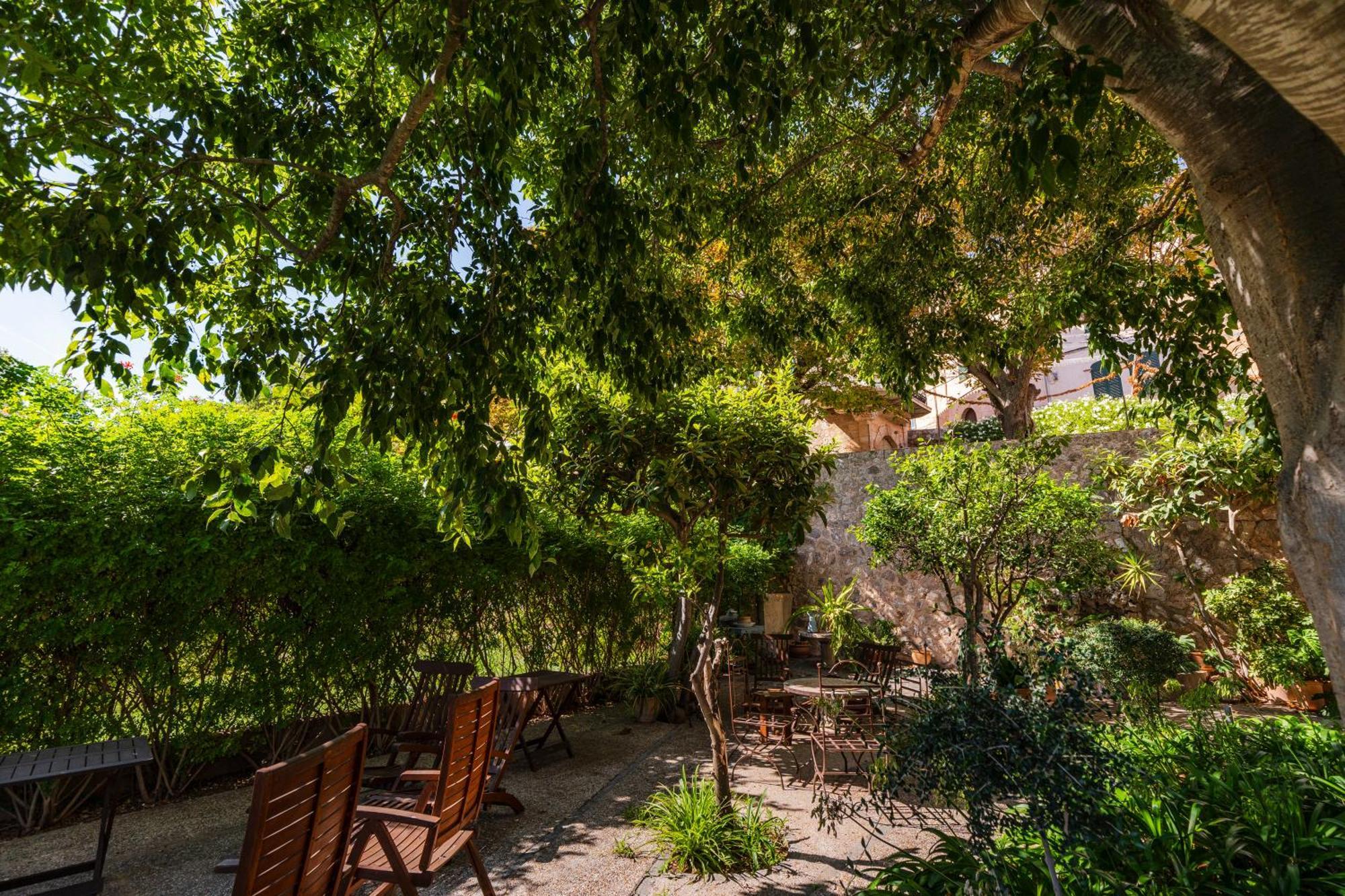 Es Petit Hotel De Valldemossa Экстерьер фото